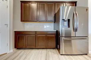 2006 Brisa Ln, Baytown, TX 77523 - Photo 9