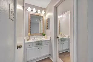 11711 Memorial Dr, Houston, TX 77024 - Photo 13