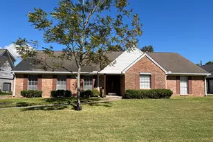 122 Driftwood Dr, Seabrook, TX 77586 - Photo 1