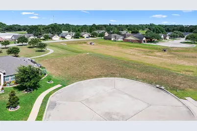 806 Honeysuckle Court, Sealy, TX 77474 - Photo 3