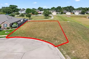 806 Honeysuckle Ct, Sealy, TX 77474 - Photo 1