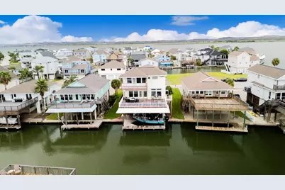 1323 Wahini Street, Tiki Island, TX 77554 - Photo 3