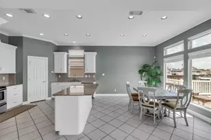 1323 Wahini St, Tiki Island, TX 77554 - Photo 13