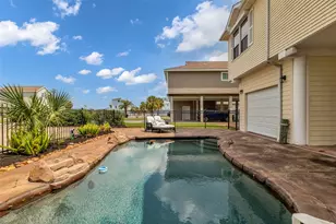 1323 Wahini St, Tiki Island, TX 77554 - Photo 7