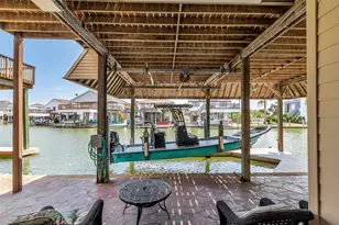 1323 Wahini St, Tiki Island, TX 77554 - Photo 33