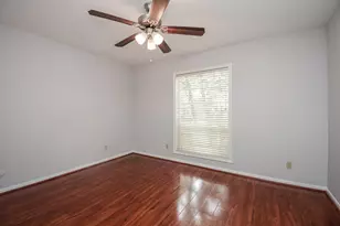 201 Vanderpool Ln, Houston, TX 77024 - Photo 33
