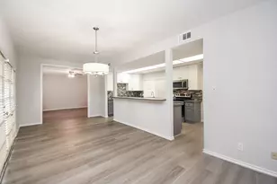 201 Vanderpool Ln, Houston, TX 77024 - Photo 11