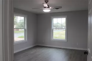 807 Depot St, El Campo, TX 77437 - Photo 9