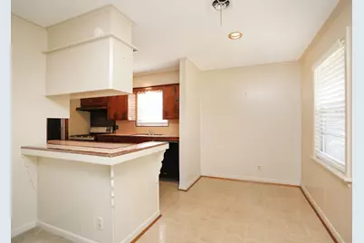 7158 Sharpview Drive, Houston, TX 77074 - Photo 13