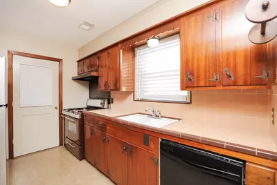 7158 Sharpview Drive, Houston, TX 77074 - Photo 17