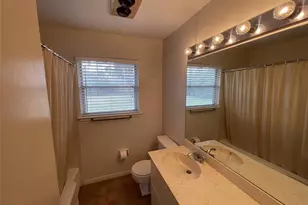 7158 Sharpview Dr, Houston, TX 77074 - Photo 27