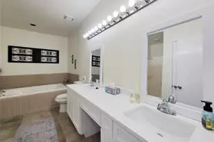 3032 Holly Hall St, Houston, TX 77054 - Photo 17