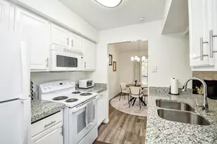17401 Red Oak Dr, Houston, TX 77090 - Photo 7