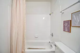17401 Red Oak Dr, Houston, TX 77090 - Photo 9