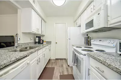 17401 Red Oak Drive #64, Houston, TX 77090 - Photo 5