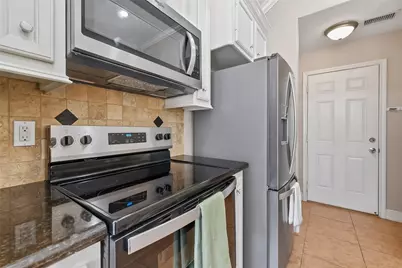 10668 Royal Magnolia Drive, Conroe, TX 77303 - Photo 17