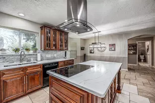 803 Sharon Ln, Baytown, TX 77521 - Photo 15