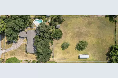 803 Sharon Lane, Baytown, TX 77521 - Photo 37