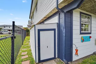 192 Barracuda Street, Bayou Vista, TX 77563 - Photo 35