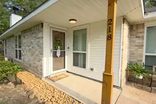 218 Holly Ln, Woodbranch, TX 77357 - Photo 5