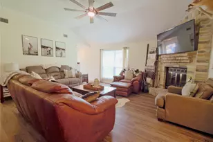 218 Holly Ln, Woodbranch, TX 77357 - Photo 7