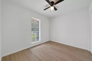 11918 Southview St, Houston, TX 77047 - Photo 5