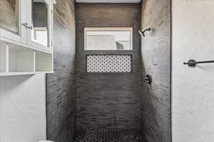 1408 W 23rd St, Houston, TX 77008 - Photo 35