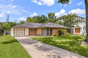 5116 Evergreen St, Bellaire, TX 77401 - Photo 1