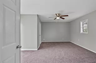1004 S 2nd St, La Porte, TX 77571 - Photo 9