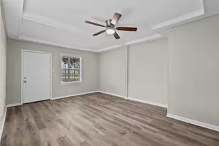 1004 S 2nd St, La Porte, TX 77571 - Photo 7