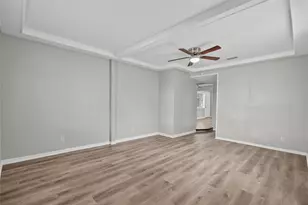 1004 S 2nd St, La Porte, TX 77571 - Photo 5