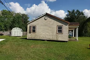 2006 2nd St, Orange, TX 77630 - Photo 3