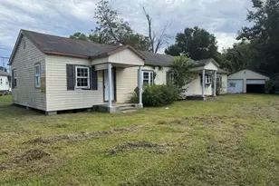 2006 2nd St, Orange, TX 77630 - Photo 1