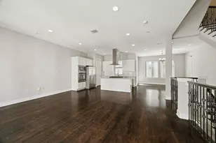608 W 28th St, Houston, TX 77008 - Photo 3