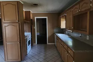 512 Camellia Ave, Orange, TX 77630 - Photo 9