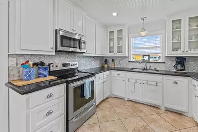 3089 Patty, Crystal Beach, TX 77650 - Photo 13