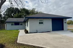 5502 Elm Tree Dr, Houston, TX 77048 - Photo 1