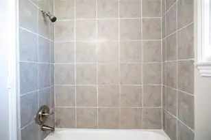 5502 Elm Tree Dr, Houston, TX 77048 - Photo 13