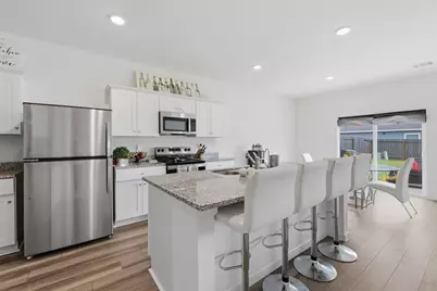 10138 Tiger Flower Lane, Houston, TX 77016 - Photo 7