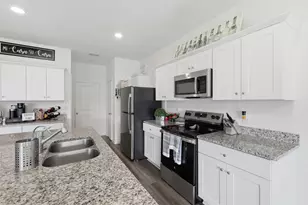 10138 Tiger Flower Ln, Houston, TX 77016 - Photo 9
