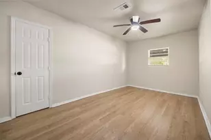 13335 Ambrose St, Houston, TX 77045 - Photo 19