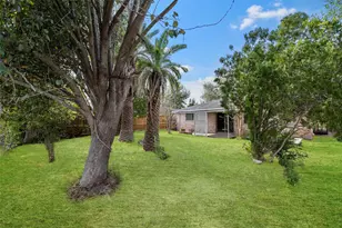 13335 Ambrose St, Houston, TX 77045 - Photo 23