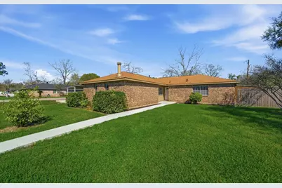 4803 28th Street E, Dickinson, TX 77539 - Photo 3