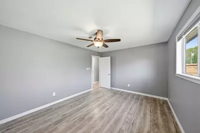 4803 28th Street E, Dickinson, TX 77539 - Photo 13