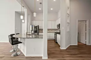 8803 W Cres Lake Cir, Baytown, TX 77521 - Photo 5