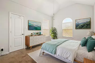 8803 W Crescent Lake Circle, Baytown, TX 77521 - Photo 11