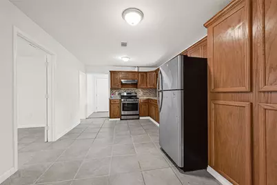 715 N 1st Street, Baytown, TX 77520 - Photo 5
