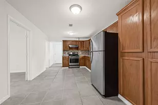 715 N 1st St, Baytown, TX 77520 - Photo 5