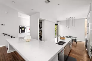 2202 Whitney St, Houston, TX 77006 - Photo 15