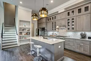 1223 W 15th 1/2 St, Houston, TX 77008 - Photo 3